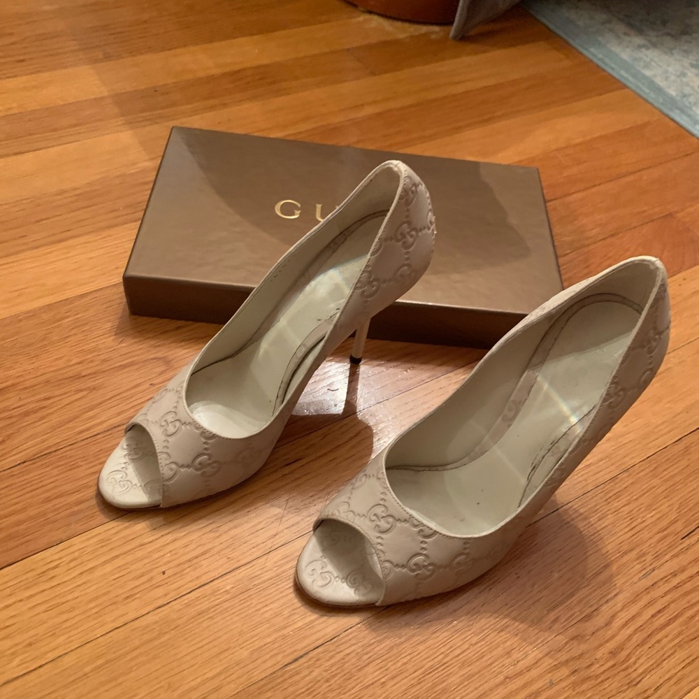 Gucci Women's Ivory Peep Toe Heels
